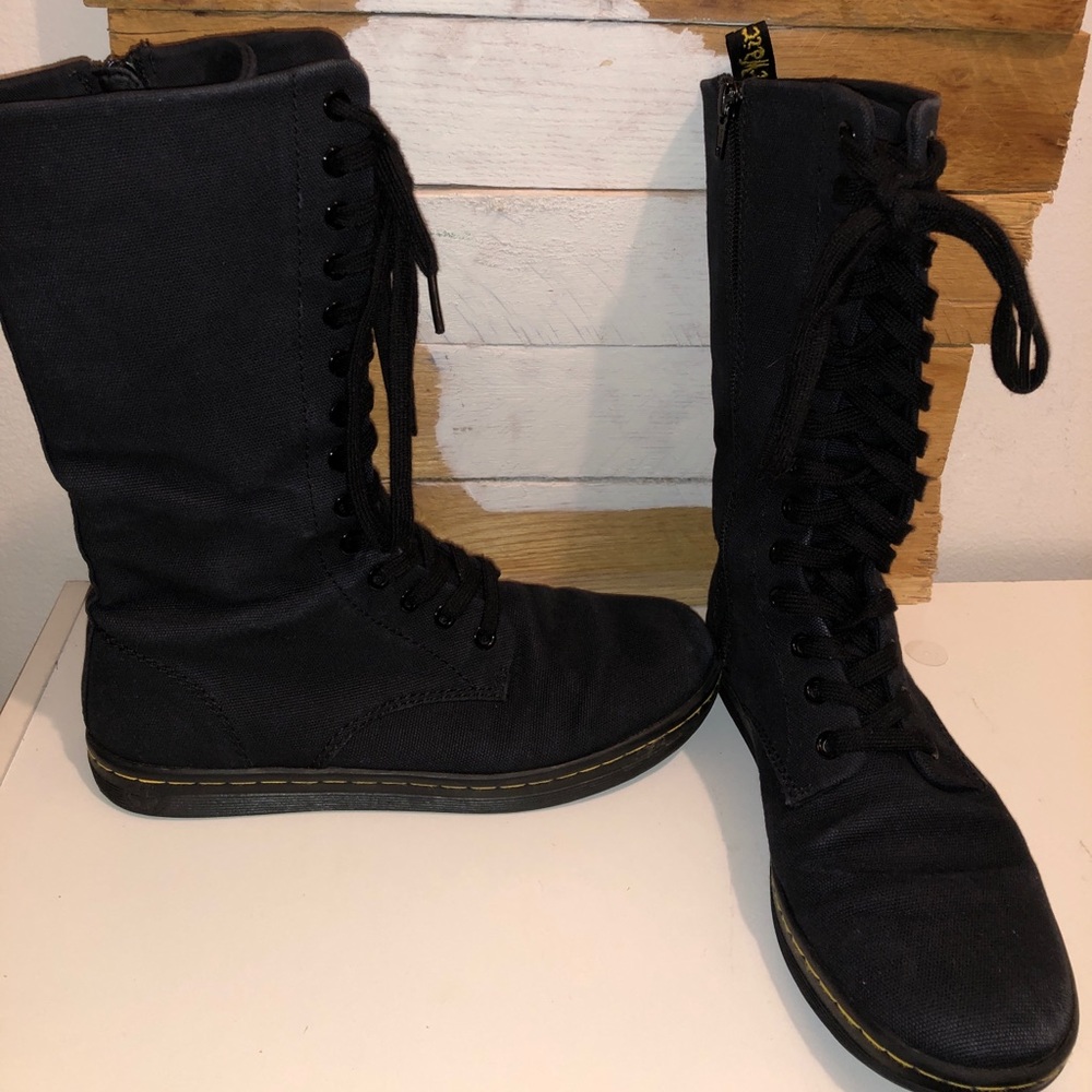 Doc Martens Sz. 7 Battersea Canvas Boots